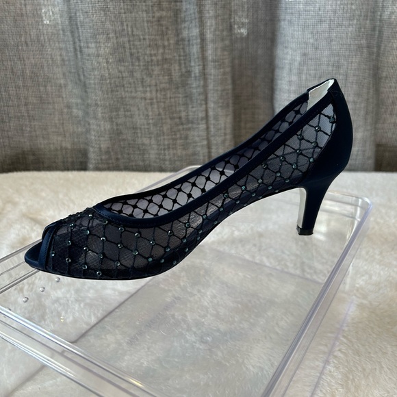 Adrianna Papell navy blue mesh peep toe heels with rhinestones. Size 8W - Picture 4 of 11